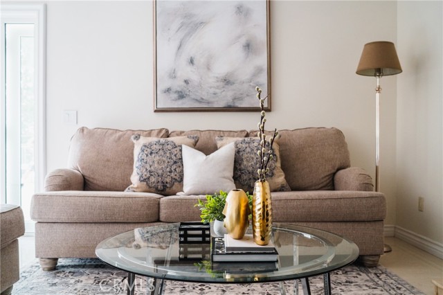 Detail Gallery Image 10 of 36 For 21793 Planewood Dr, Woodland Hills,  CA 91364 - 4 Beds | 3/1 Baths