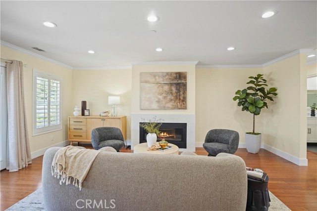 6475 Randi Avenue, Woodland Hills CA: https://media.crmls.org/medias/ed8c23d9-99d8-46c5-bf79-fd1b1e68be46.jpg