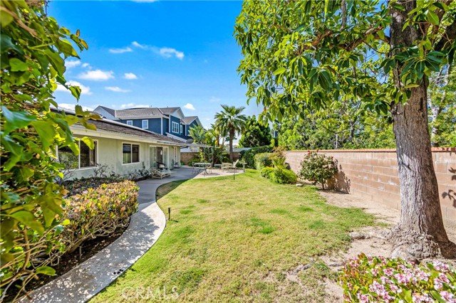 Detail Gallery Image 7 of 8 For 1907 Leeward, Newport Beach,  CA 92660 - 4 Beds | 2/1 Baths
