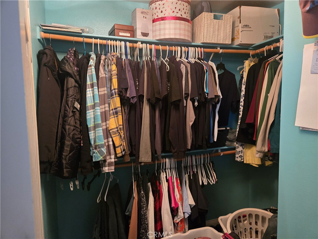 https://media.crmls.org/medias/ed8d1d13-146c-44df-8d7c-082cb36f45d6.jpg?preset=X-Large