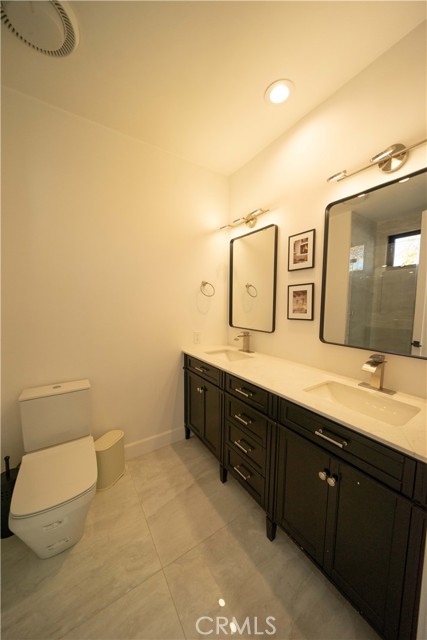 Detail Gallery Image 66 of 74 For 17437 Oak Creek Ct, Encino,  CA 91316 - 5 Beds | 5/1 Baths