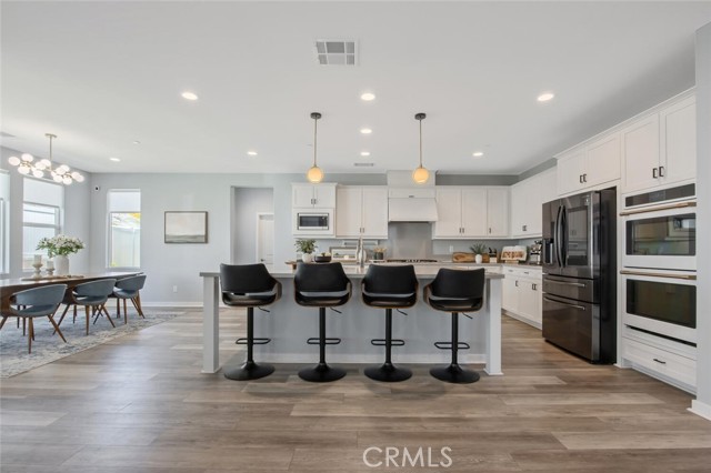 Detail Gallery Image 9 of 54 For 18171 Hedgerow Way, Saugus,  CA 91350 - 4 Beds | 2/1 Baths