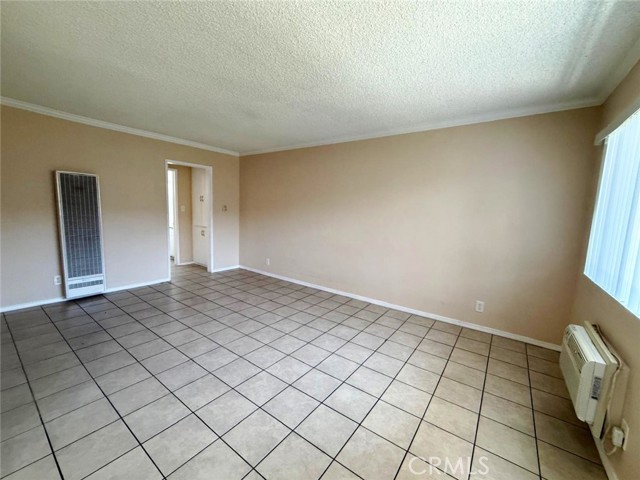 8371 Northgate Ave, Canoga Park CA: https://media.crmls.org/medias/ed8f5061-49e5-4067-8293-5e5067d6cfd8.jpg