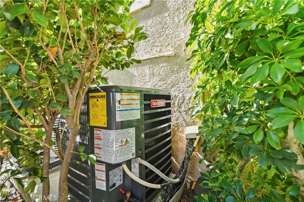 https://media.crmls.org/medias/ed8f6077-8fe9-49db-b522-ab1430e2601f.jpg?preset=X-Large