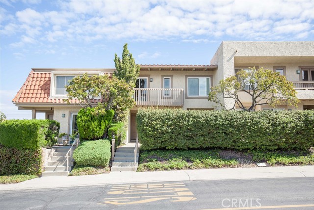 Detail Gallery Image 1 of 18 For 48 Hilltop Cir, Rancho Palos Verdes,  CA 90275 - 3 Beds | 2/1 Baths