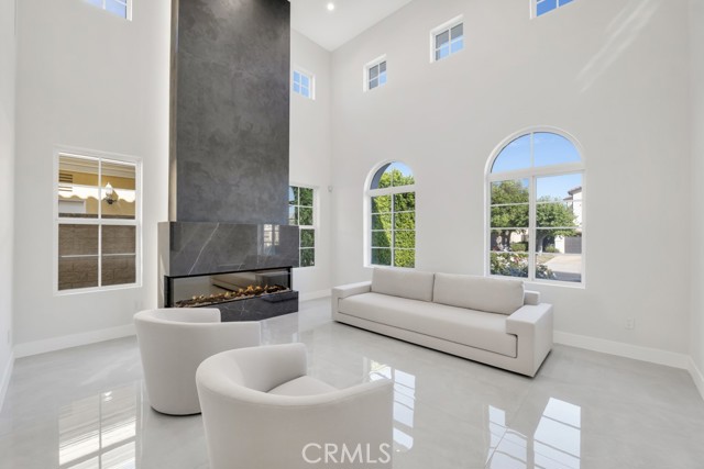 Detail Gallery Image 10 of 75 For 20151 via Medici, Porter Ranch,  CA 91326 - 5 Beds | 5 Baths