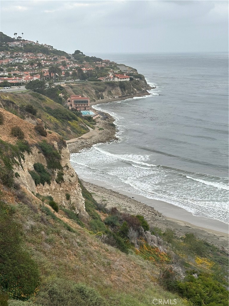 https://media.crmls.org/medias/ed8fd25a-b53f-4ce0-8d97-7a4d0833f488.jpg?preset=X-Large
