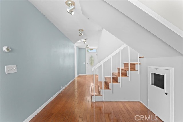 Detail Gallery Image 12 of 38 For 4053 Aladdin Dr, Huntington Beach,  CA 92649 - 3 Beds | 2/1 Baths