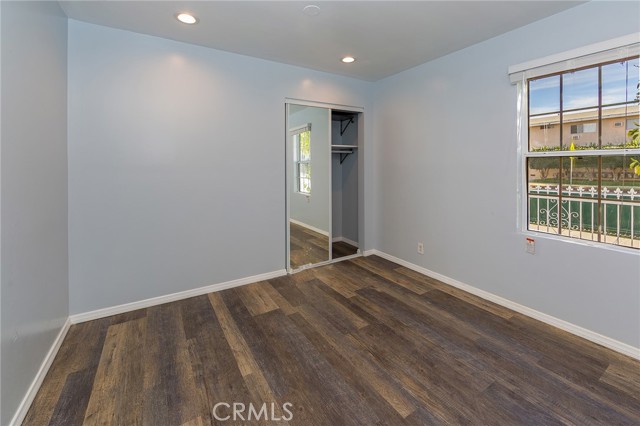 Detail Gallery Image 6 of 14 For 5202 Woodman Ave, Sherman Oaks,  CA 91401 - 5 Beds | 4 Baths