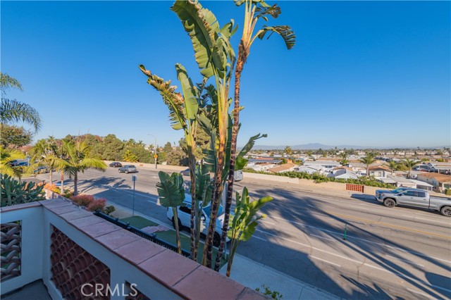 Detail Gallery Image 15 of 22 For 413 Delaware St, Huntington Beach,  CA 92648 - 3 Beds | 3/1 Baths