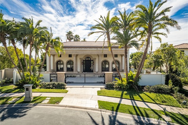 2 Gallery Place, Newport Coast CA: https://media.crmls.org/medias/ed910c86-727b-4f1f-ab3d-2c72f669c74e.jpg