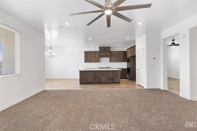 Detail Gallery Image 4 of 26 For 8005 Bandelier Dr, Bakersfield,  CA 93313 - 3 Beds | 2 Baths