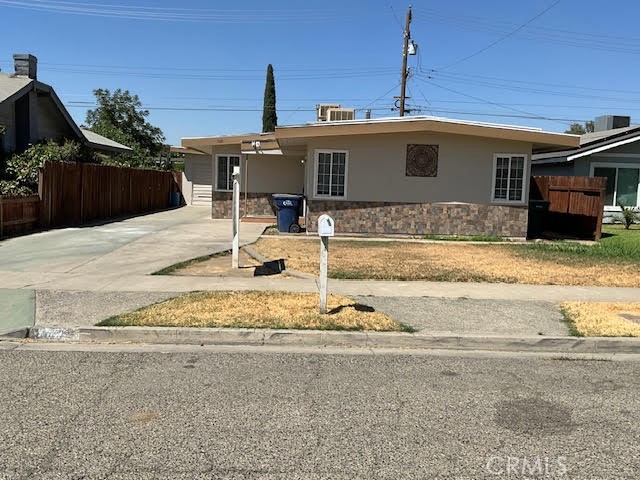 Detail Gallery Image 1 of 1 For 720 Mariposa Ave, Tulare,  CA 93274 - 3 Beds | 2 Baths