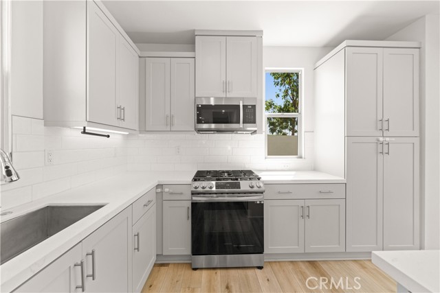 Detail Gallery Image 9 of 43 For 203 Lynx, Irvine,  CA 92618 - 3 Beds | 2/1 Baths