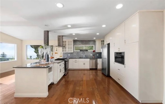 Detail Gallery Image 13 of 34 For 28245 Lobrook, Rancho Palos Verdes,  CA 90275 - 3 Beds | 3 Baths