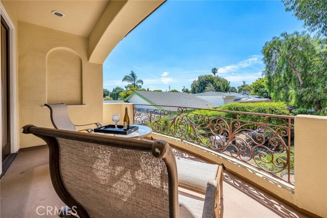1036 Avenue C, Redondo Beach, California 90277, 5 Bedrooms Bedrooms, ,4 BathroomsBathrooms,Residential,For Sale,Avenue C,SB26075417