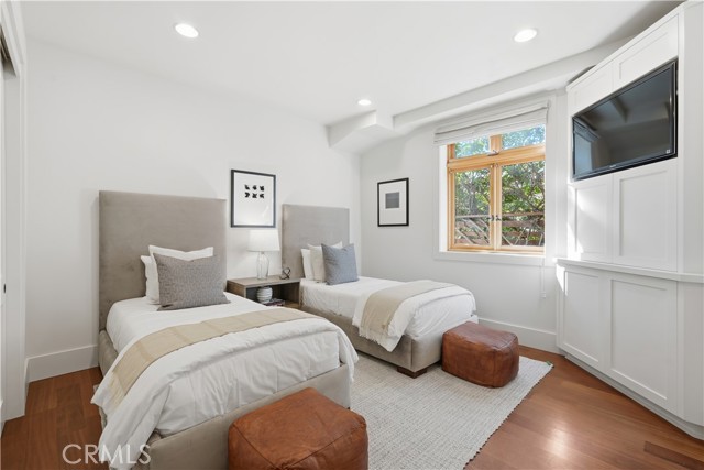 Detail Gallery Image 21 of 37 For 624 6th St, Manhattan Beach,  CA 90266 - 5 Beds | 4 Baths
