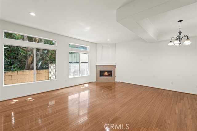 14819 Magnolia Boulevard, 11 photo 6