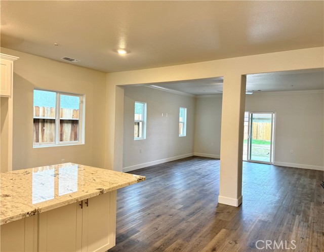 Detail Gallery Image 5 of 13 For 2967 Capella Drive, Merced,  CA 95341 - 4 Beds | 2 Baths