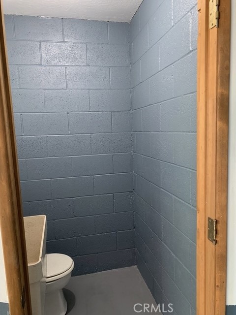 https://media.crmls.org/medias/ed94a7c7-9c32-44a4-84f8-717871c38df1.jpg?preset=X-Large