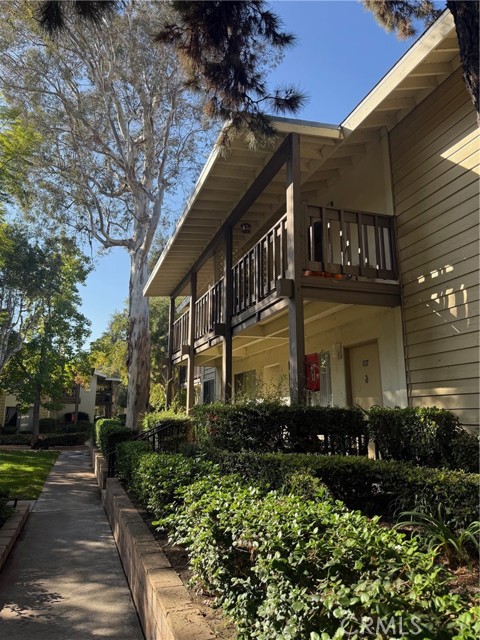 Detail Gallery Image 4 of 9 For 100 S Seranado, Orange,  CA 92869 - 2 Beds | 1 Baths