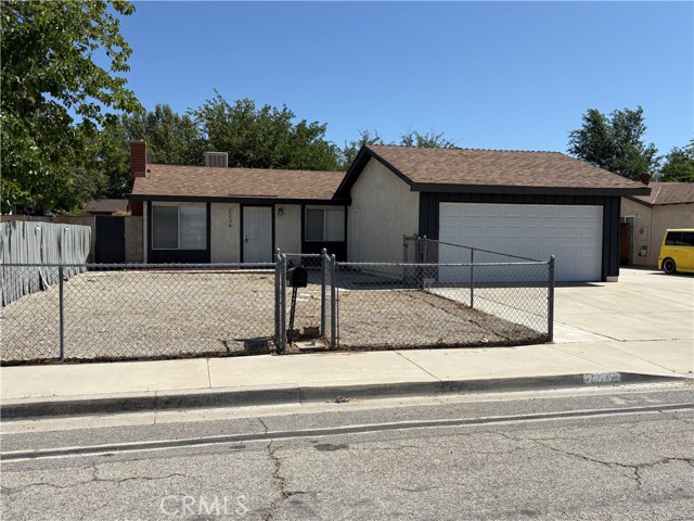 2234 W Avenue K13, Lancaster CA: https://media.crmls.org/medias/ed95305c-0b5f-42a0-8c88-41deb2855140.jpg