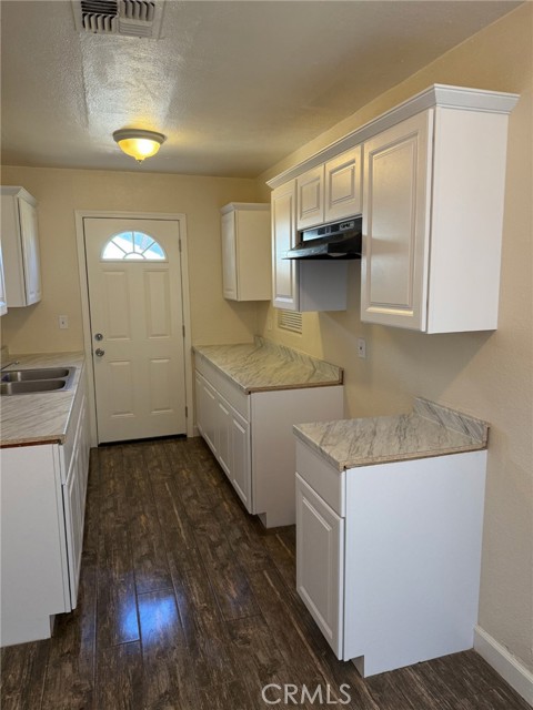 Detail Gallery Image 7 of 19 For 1318 Washington Avenue, Bakersfield,  CA 93308 - 3 Beds | 1/1 Baths