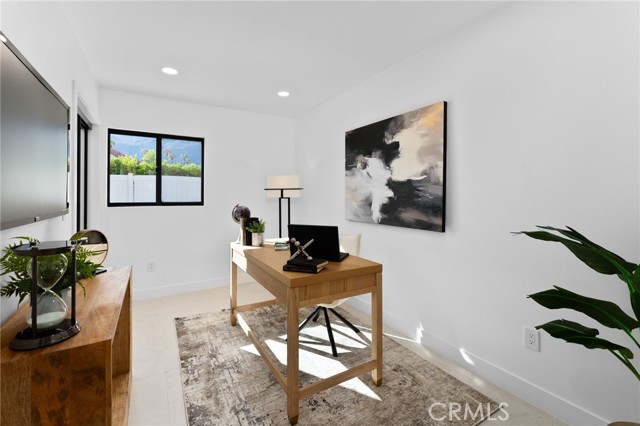 1975 E Mark Leslie, Palm Springs, CA 92264