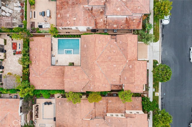 117 Andirons, Irvine CA: https://media.crmls.org/medias/ed967676-bed3-47f5-8456-040a91ebde29.jpg