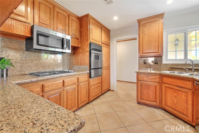 Detail Gallery Image 11 of 40 For 19577 Castlepeak St, Rowland Heights,  CA 91748 - 4 Beds | 2 Baths