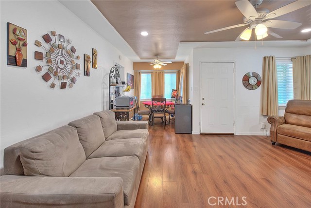 Detail Gallery Image 6 of 44 For 355 E Century Bld, Los Angeles,  CA 90003 - 2 Beds | 1 Baths