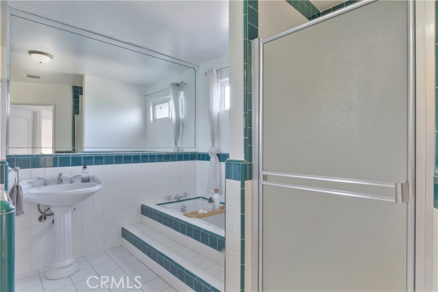 Image 27 of 36 For 22908 Ladeene