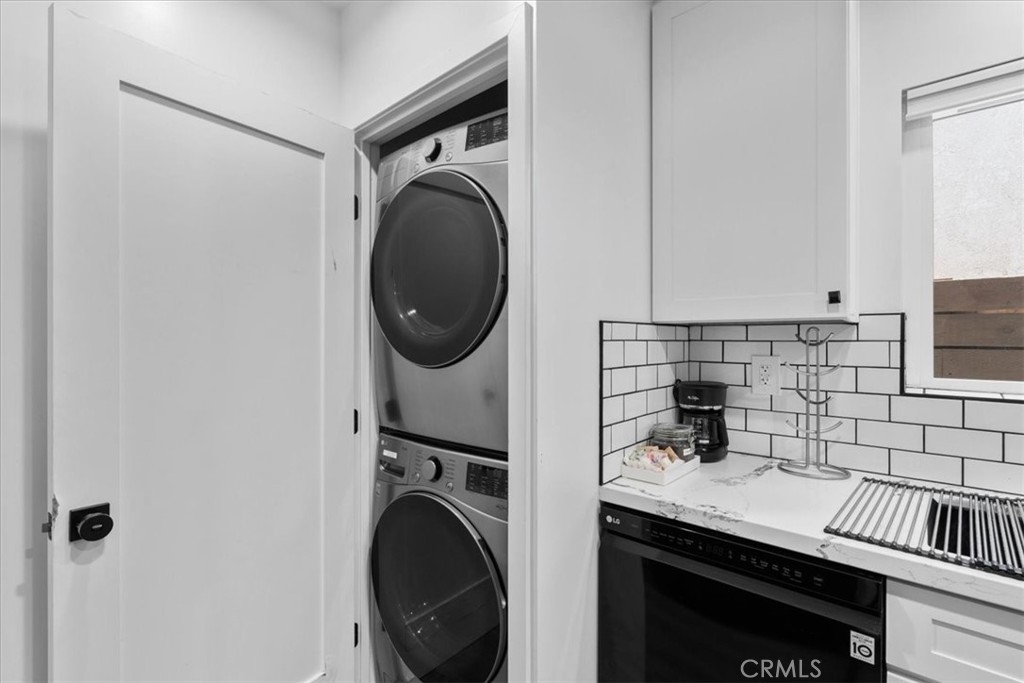 https://media.crmls.org/medias/ed97580e-8268-455f-88c7-f5459ff1171b.jpg?preset=X-Large