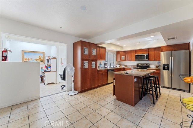 106 Estrella Street, Rancho Mirage CA: https://media.crmls.org/medias/ed985d93-7f41-4c60-a0a6-5c9647899a7e.jpg