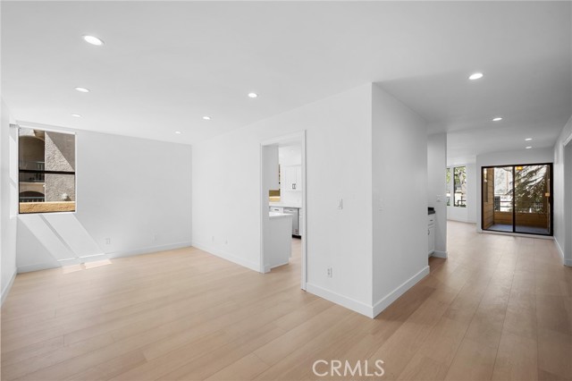 Detail Gallery Image 5 of 33 For 350 W Loraine St #101,  Glendale,  CA 91202 - 2 Beds | 2 Baths