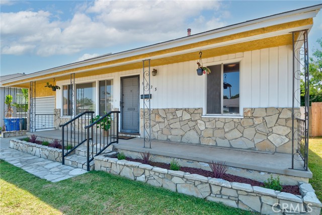 5223 Montair Avenue, Lakewood CA: https://media.crmls.org/medias/ed98a76e-5d78-434b-83b6-597bcdad17c6.jpg