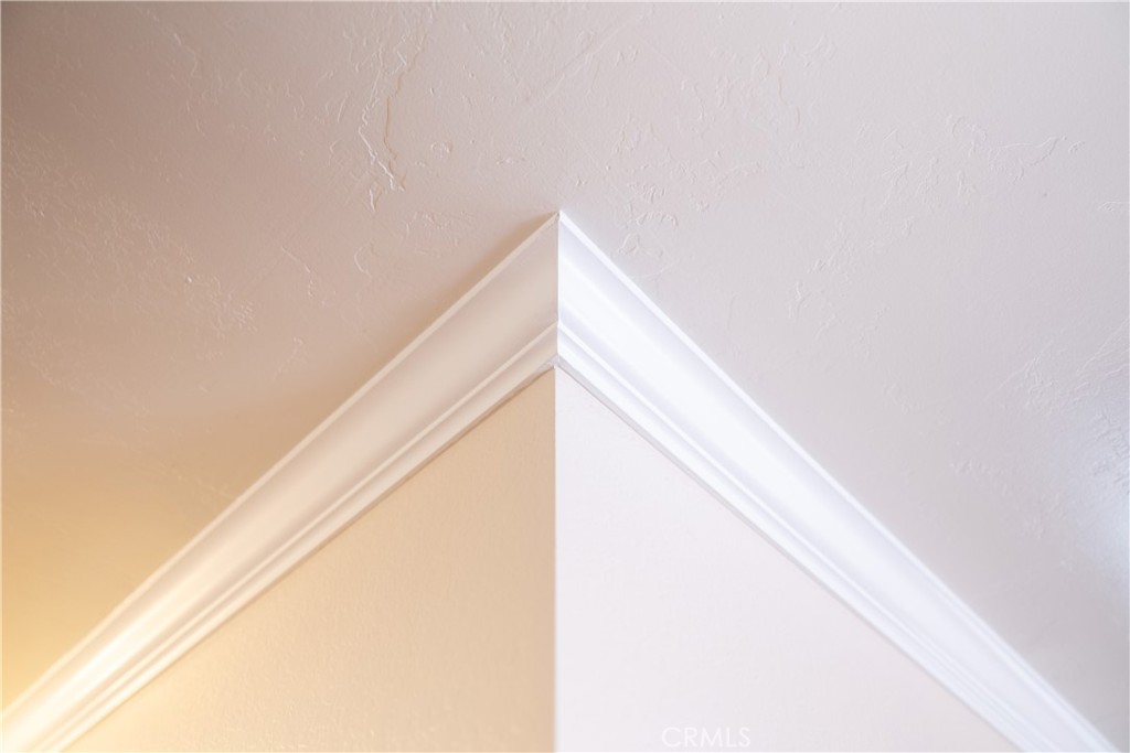 https://media.crmls.org/medias/ed995d9b-0168-4e93-82ab-c8ef0151949f.jpg?preset=X-Large