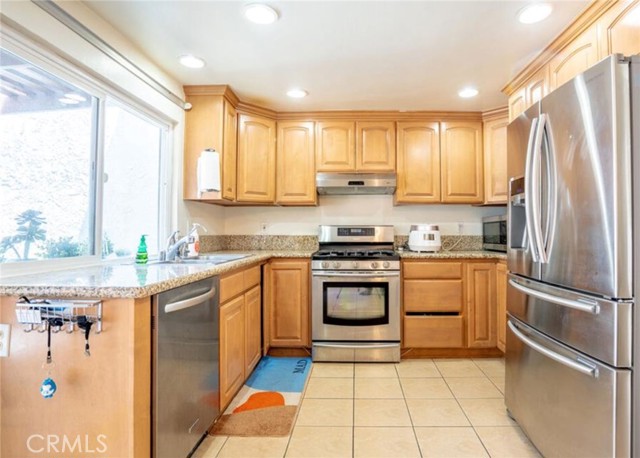 Detail Gallery Image 12 of 17 For 16520 Poppyglen Lane, Cerritos,  CA 90703 - 2 Beds | 2 Baths