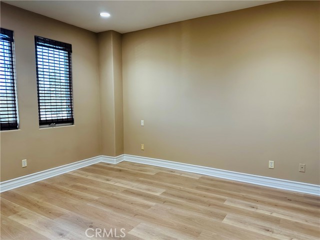 Detail Gallery Image 15 of 26 For 5555 Carpenter Ave #2,  Valley Village,  CA 91607 - 3 Beds | 2/1 Baths