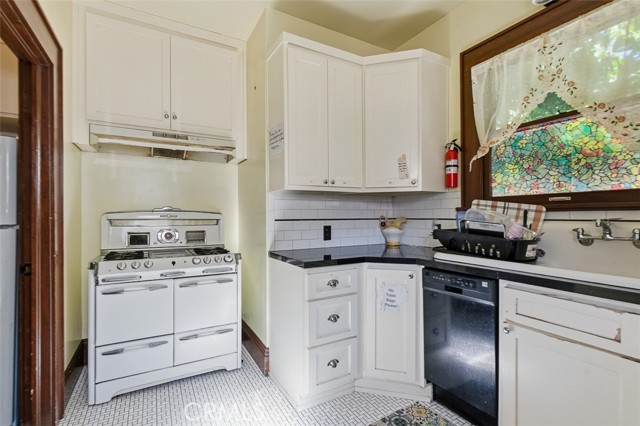 Detail Gallery Image 9 of 26 For 13504 Earlham, Whittier,  CA 90602 - – Beds | – Baths