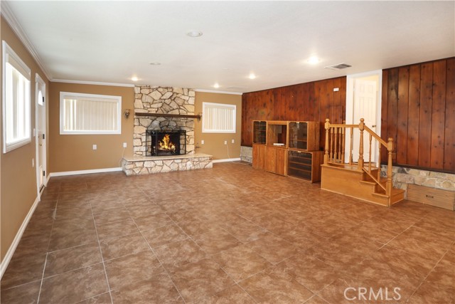 1241 E Mayfair Avenue, Orange CA: https://media.crmls.org/medias/ed9a4a2c-cb88-43bf-a40f-aa989c317ea1.jpg