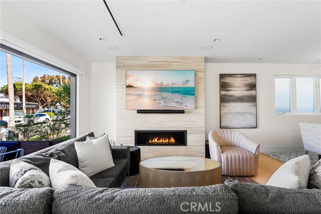 Detail Gallery Image 6 of 38 For 612 Goldenrod Ave, Corona Del Mar,  CA 92625 - 3 Beds | 4 Baths