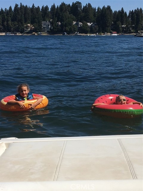 187 Cedar Circle Circle, Lake Arrowhead CA: https://media.crmls.org/medias/ed9b7cdb-766f-4eb4-9758-2014cefa6ef4.jpg