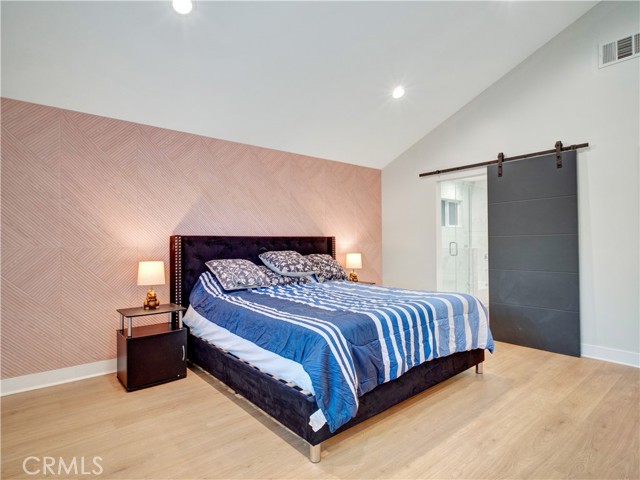 Detail Gallery Image 21 of 32 For 17961 Martha Street, Encino,  CA 91316 - 4 Beds | 3 Baths