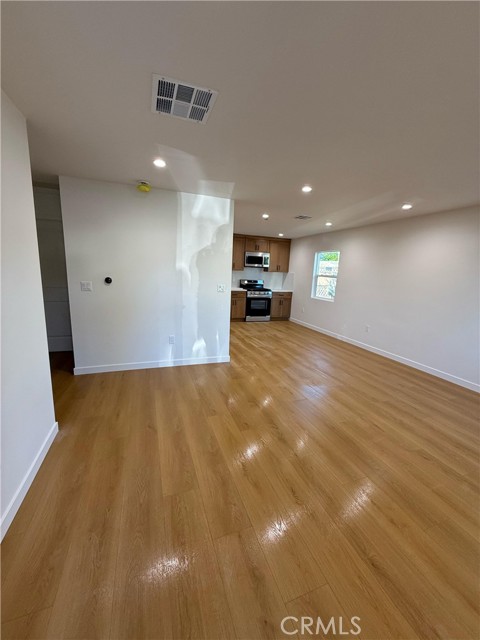 Detail Gallery Image 5 of 16 For 2215 N Brighton St, Burbank,  CA 91504 - 2 Beds | 1 Baths