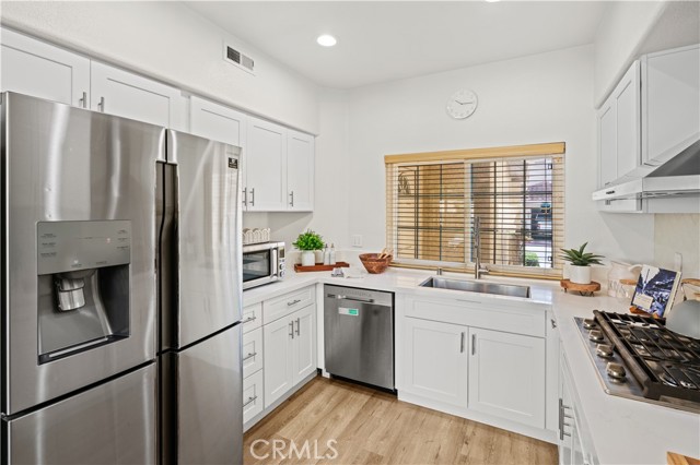 Detail Gallery Image 24 of 37 For 10889 Creekbridge Pl, San Diego,  CA 92128 - 2 Beds | 2/1 Baths