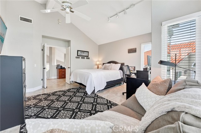 Image 31 of 45 For 17 Antibes  