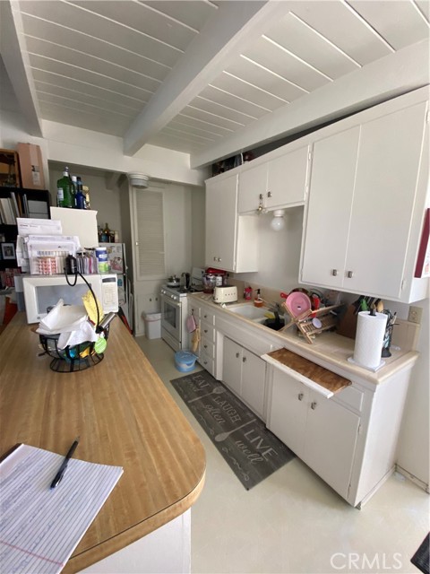 135 28th Street, Hermosa Beach CA: https://media.crmls.org/medias/ed9e125a-e004-4689-b8d5-dbc4ce98ff56.jpg