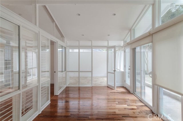 439 S Prospect Avenue, Manhattan Beach CA: https://media.crmls.org/medias/ed9e8900-e8aa-4ca6-9f6f-a7a48edb0644.jpg