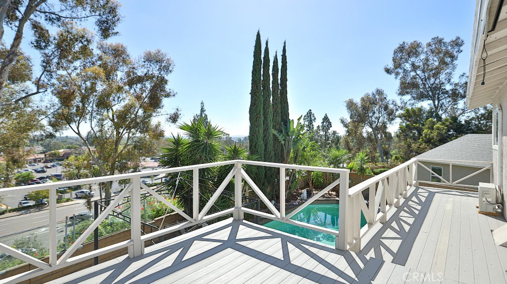 MLS #OC25233956 image #32